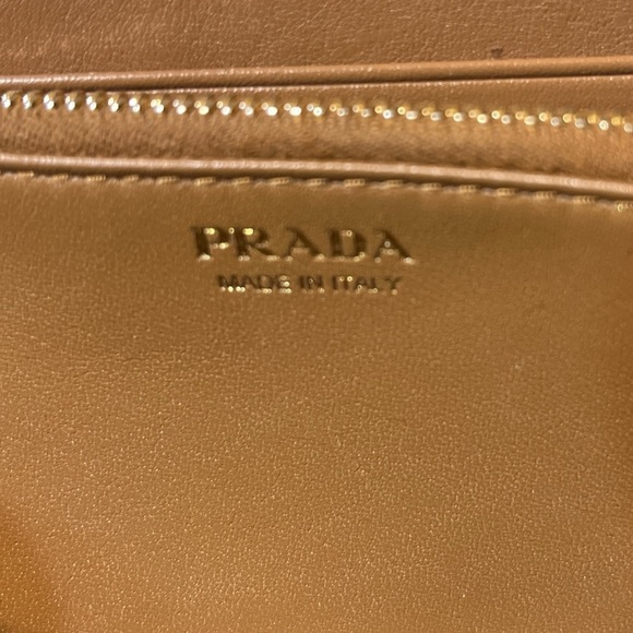 🌟Prada Saffinao Zip Around Wallet🌟 - Picture 9 of 12